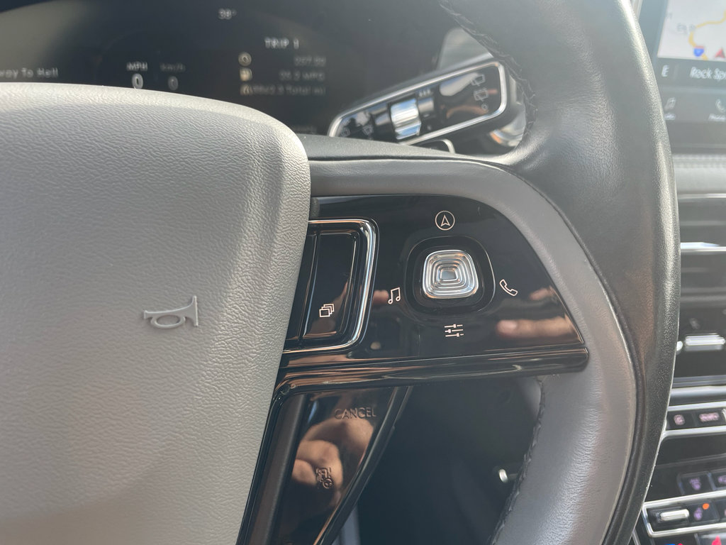 Used 2021 Lincoln Corsair Reserve w/ Equipment Group 201A image 23