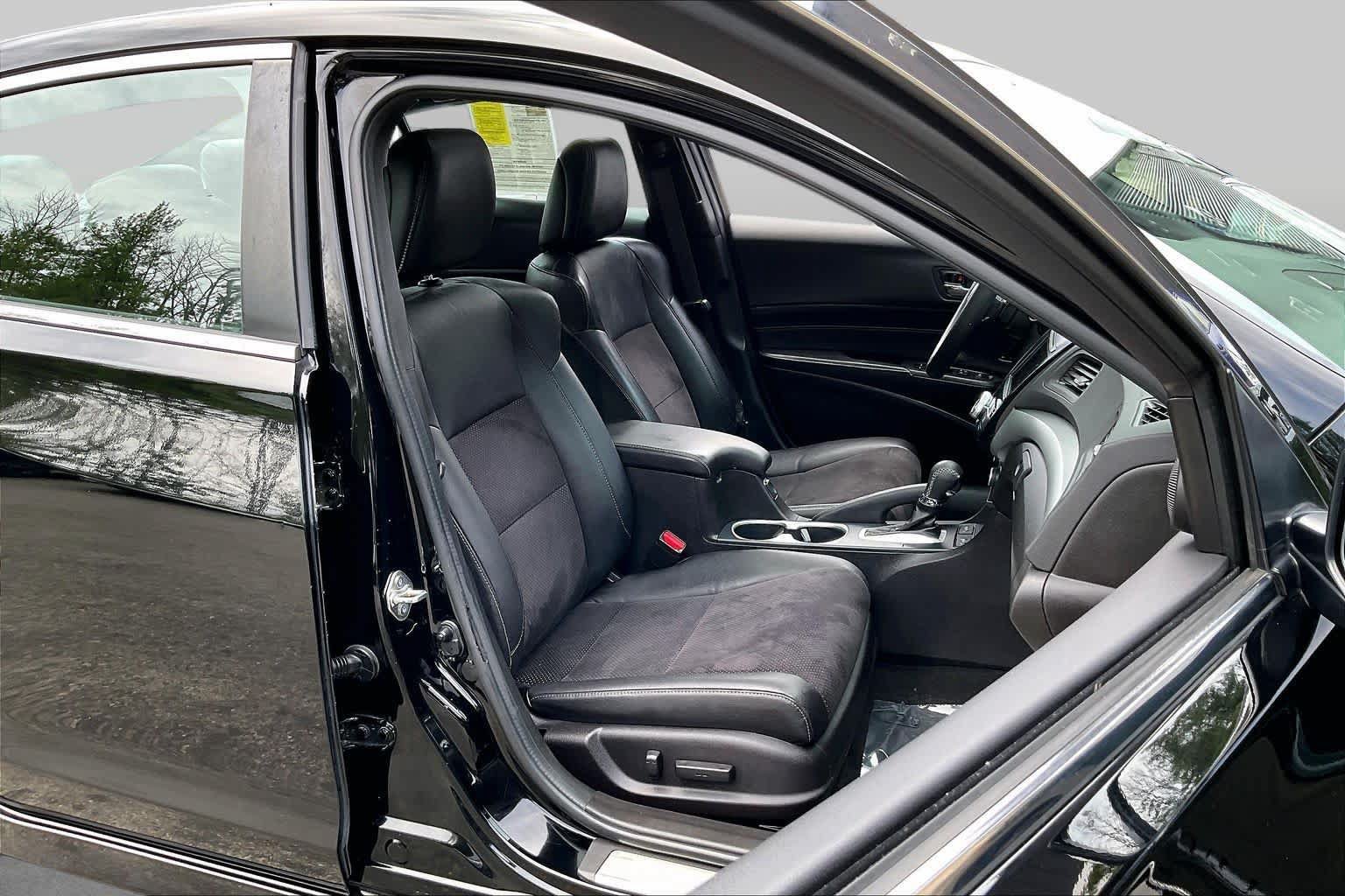Used 2016 Acura ILX FWD image 9