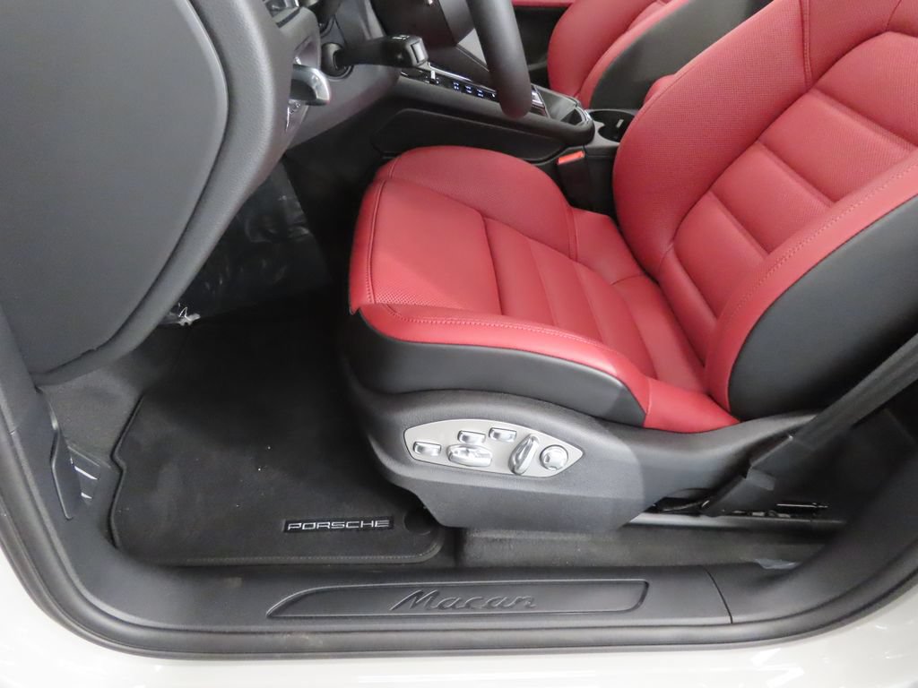 New 2026 Porsche Macan AWD/4WD image 40