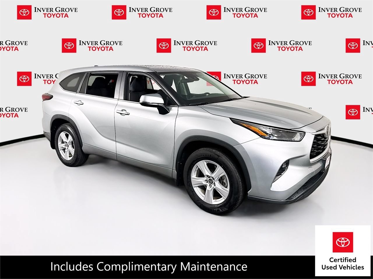 Certified 2024 Toyota Highlander LE AWD/4WD image 3