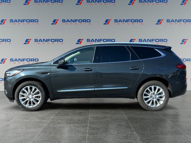 Used 2021 Buick Enclave Essence image 2