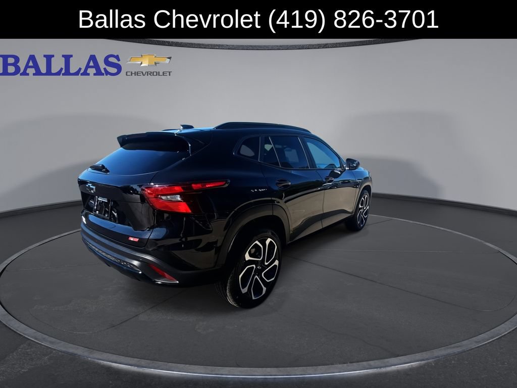 Used 2025 Chevrolet Trax RS w/ Sunroof Package FWD image 8