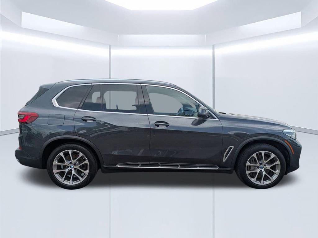 Used 2019 BMW X5 xDrive50i w/ Parking Assistance Package image 3