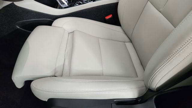 Certified 2026 Volvo XC40 B5 Plus w/ Protection Package Premier AWD/4WD image 29