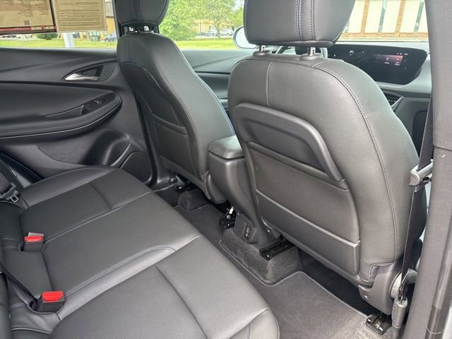 Used 2025 Buick Encore GX Sport Touring w/ Experience Buick Package FWD image 17