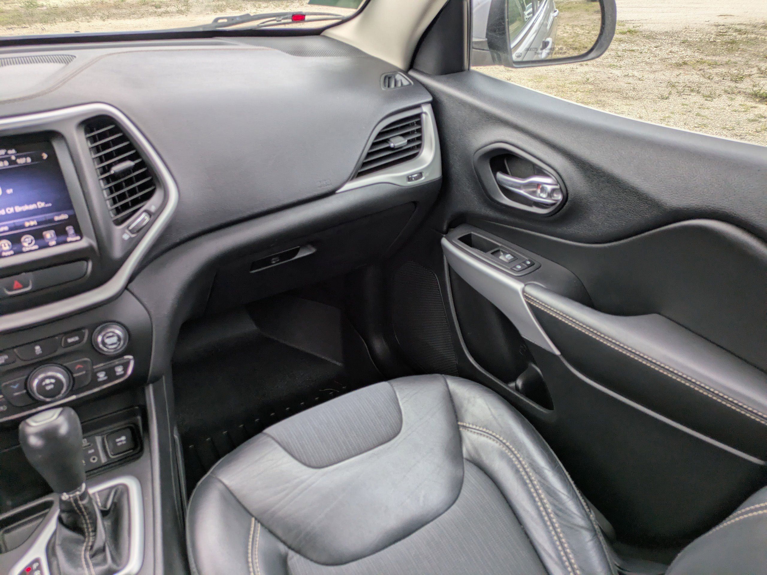 Certified 2018 Jeep Cherokee Latitude Plus image 15