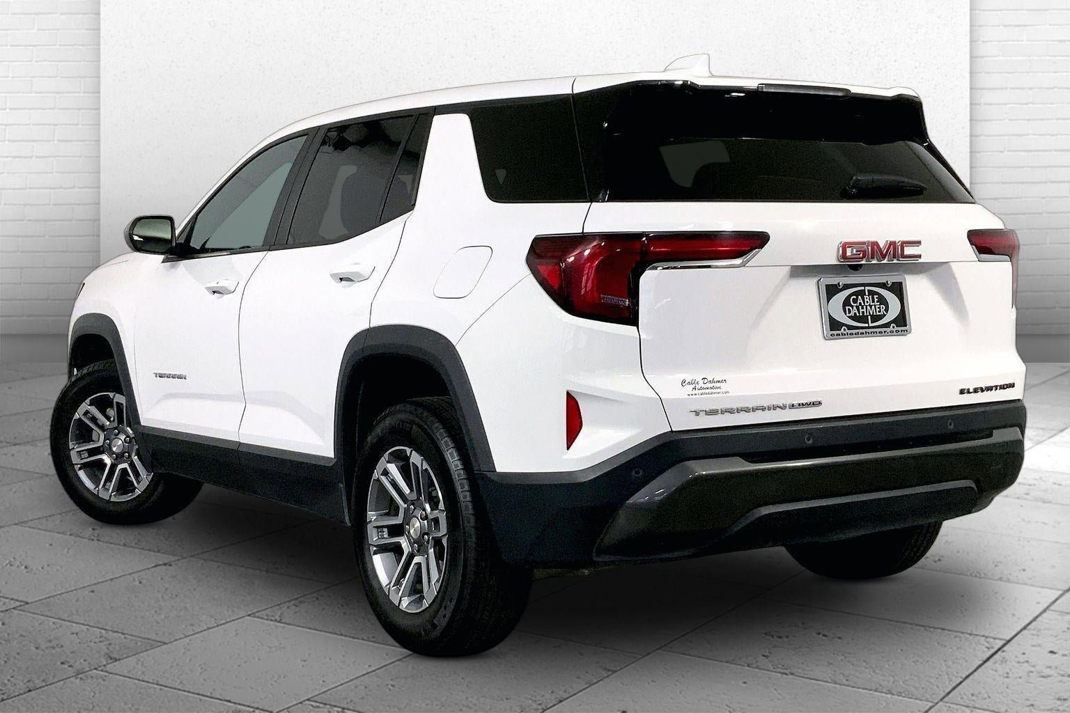 Used 2025 GMC Terrain Elevation AWD/4WD image 11