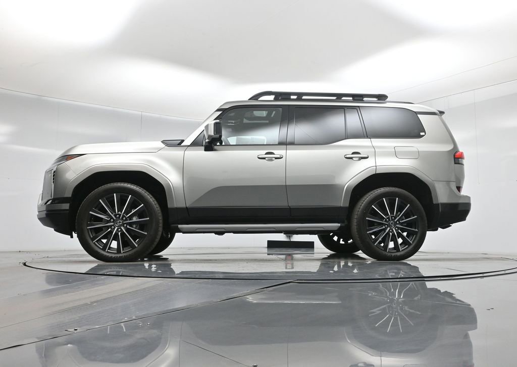 Used 2025 Lexus GX 550 w/ Accessory Package (2T) image 57