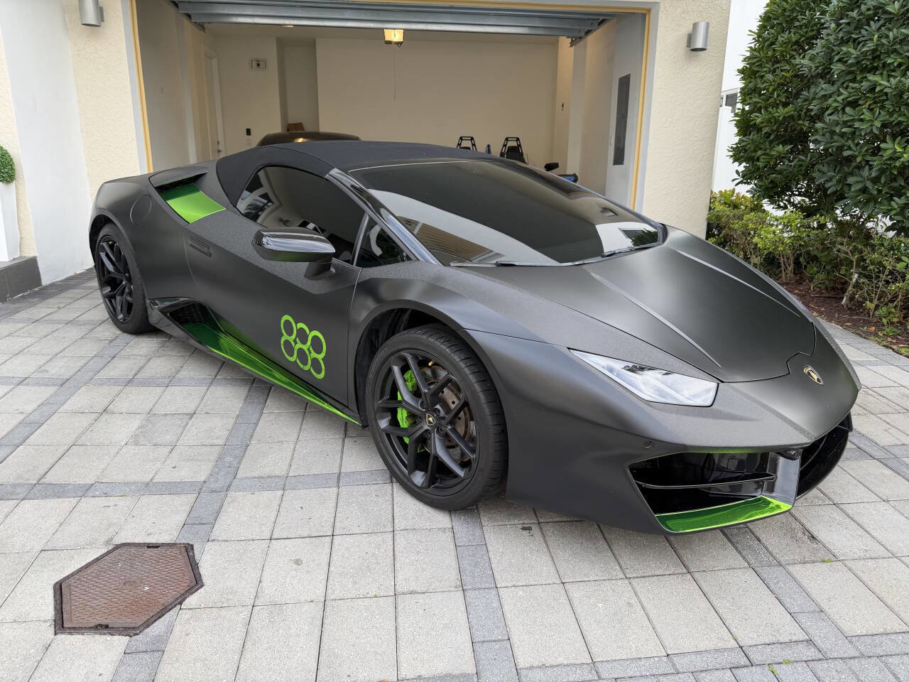 Used 2017 Lamborghini Huracan LP 580-2 RWD image 3