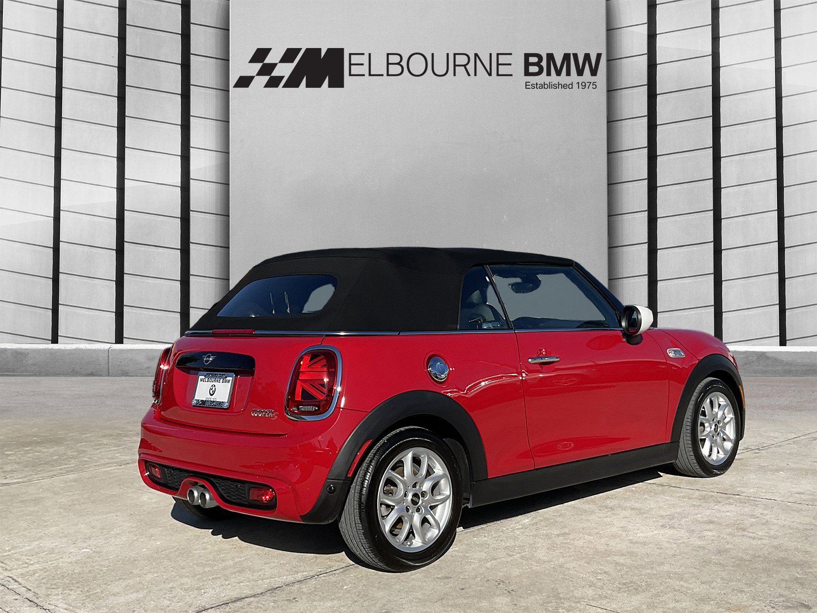 Used 2021 MINI Cooper S image 4