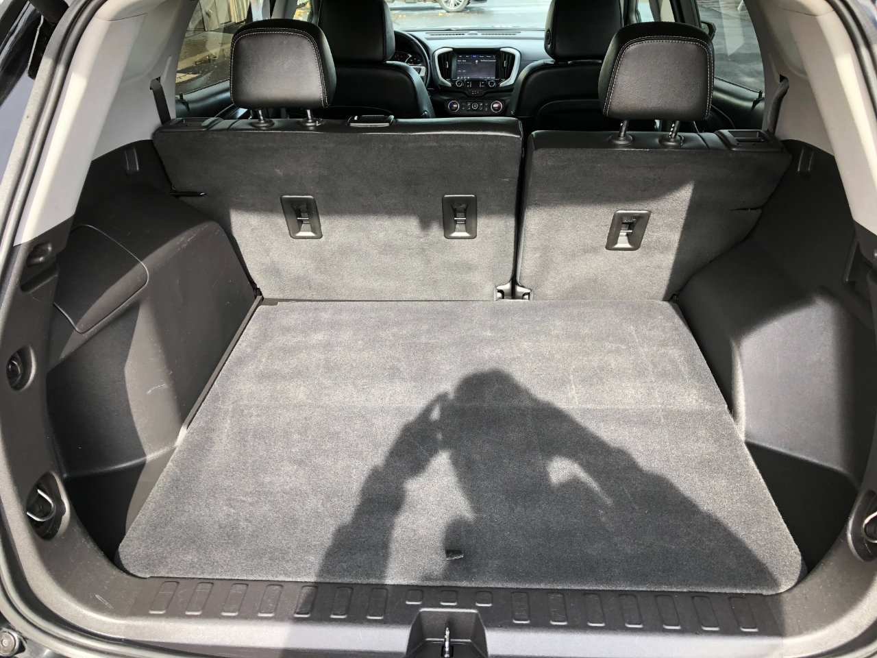 Used 2024 GMC Terrain SLT image 27