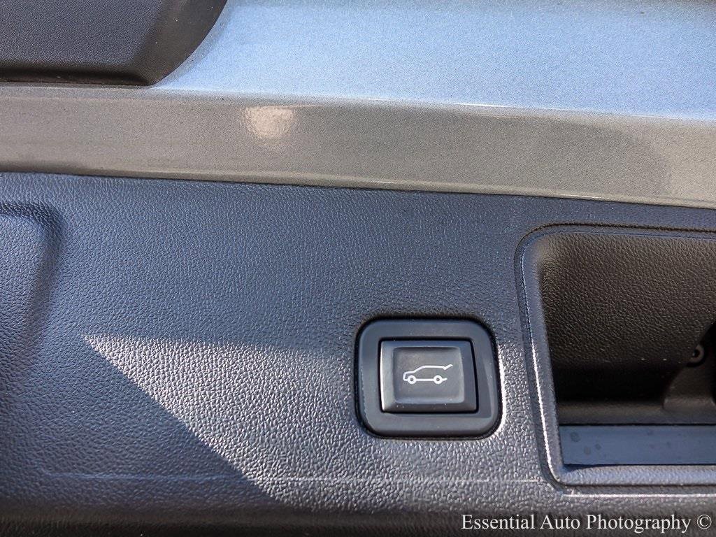 Used 2024 GMC Terrain SLT w/ Tech Package image 28