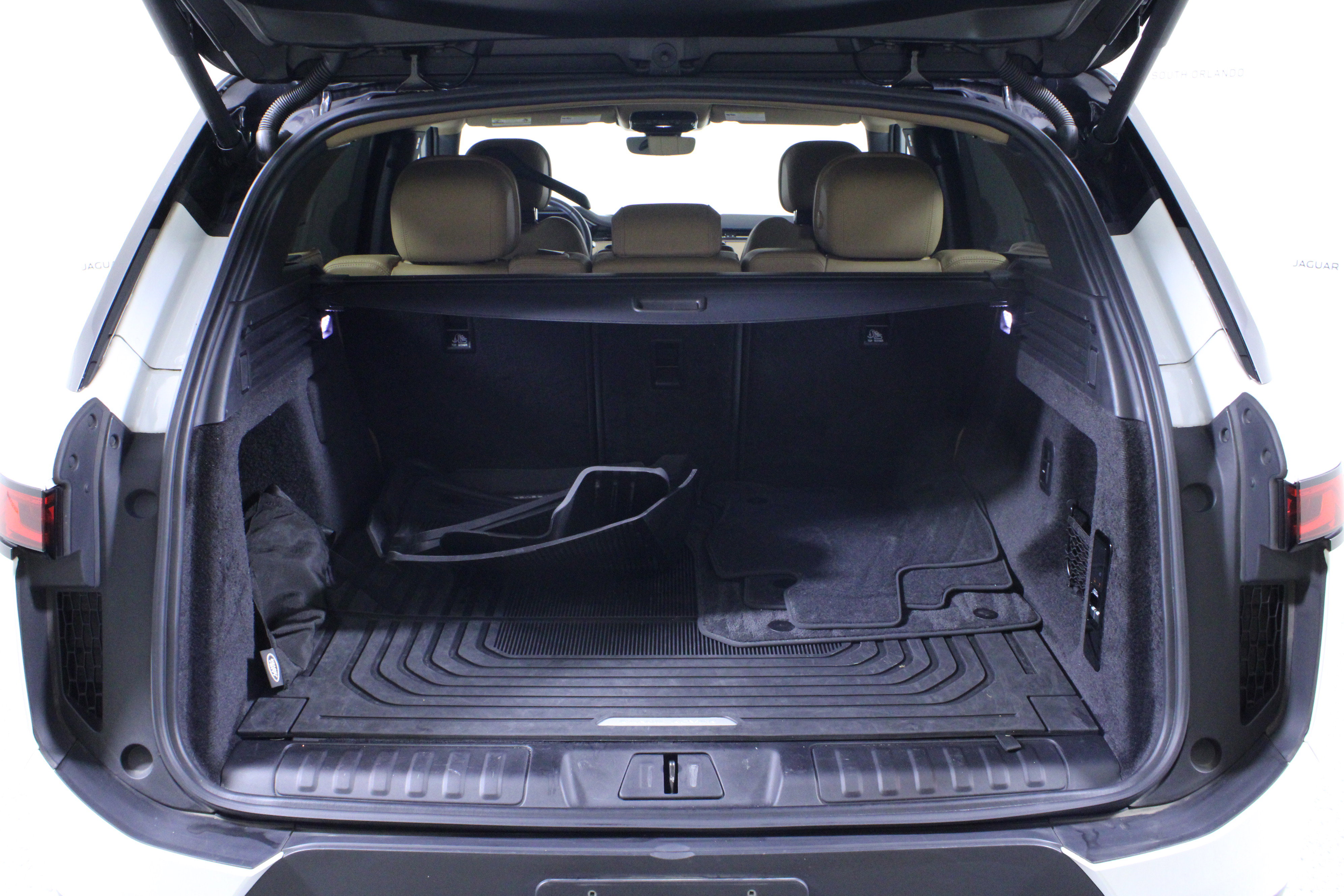 Used 2024 Land Rover Range Rover Sport SE image 10