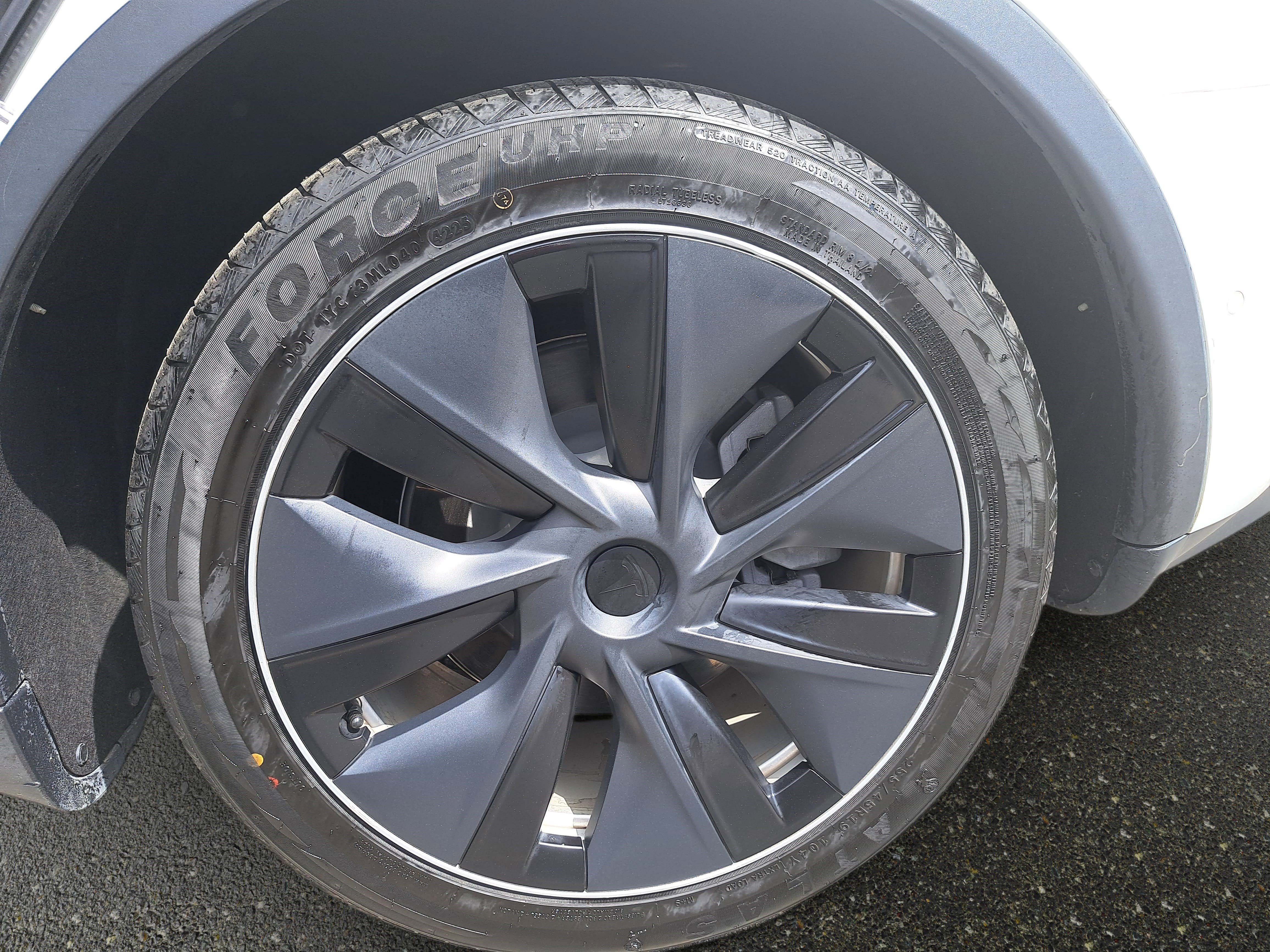 Used 2021 Tesla Model Y Long Range image 28