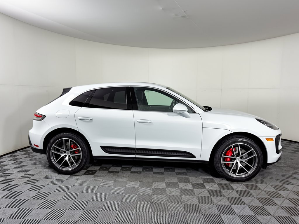 Certified 2022 Porsche Macan S AWD/4WD image 9