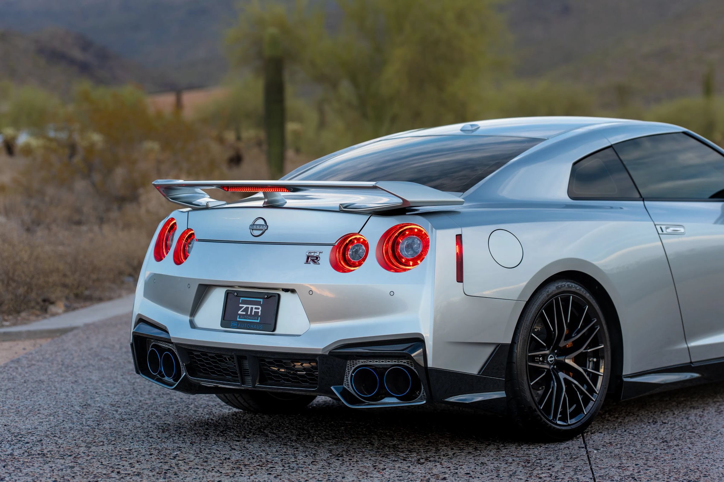 Used 2024 Nissan GT-R Premium w/ Floor Mat Package AWD/4WD image 12