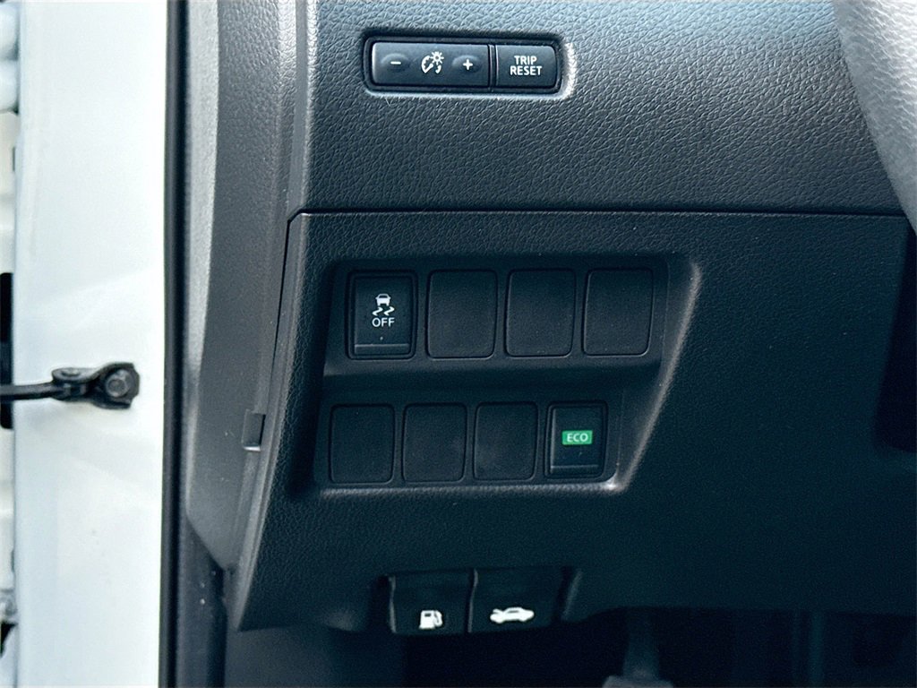 Used 2019 Nissan Rogue Sport S image 11