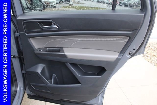 Used 2022 Volkswagen Atlas Cross Sport SE w/ Panoramic Sunroof Package image 25