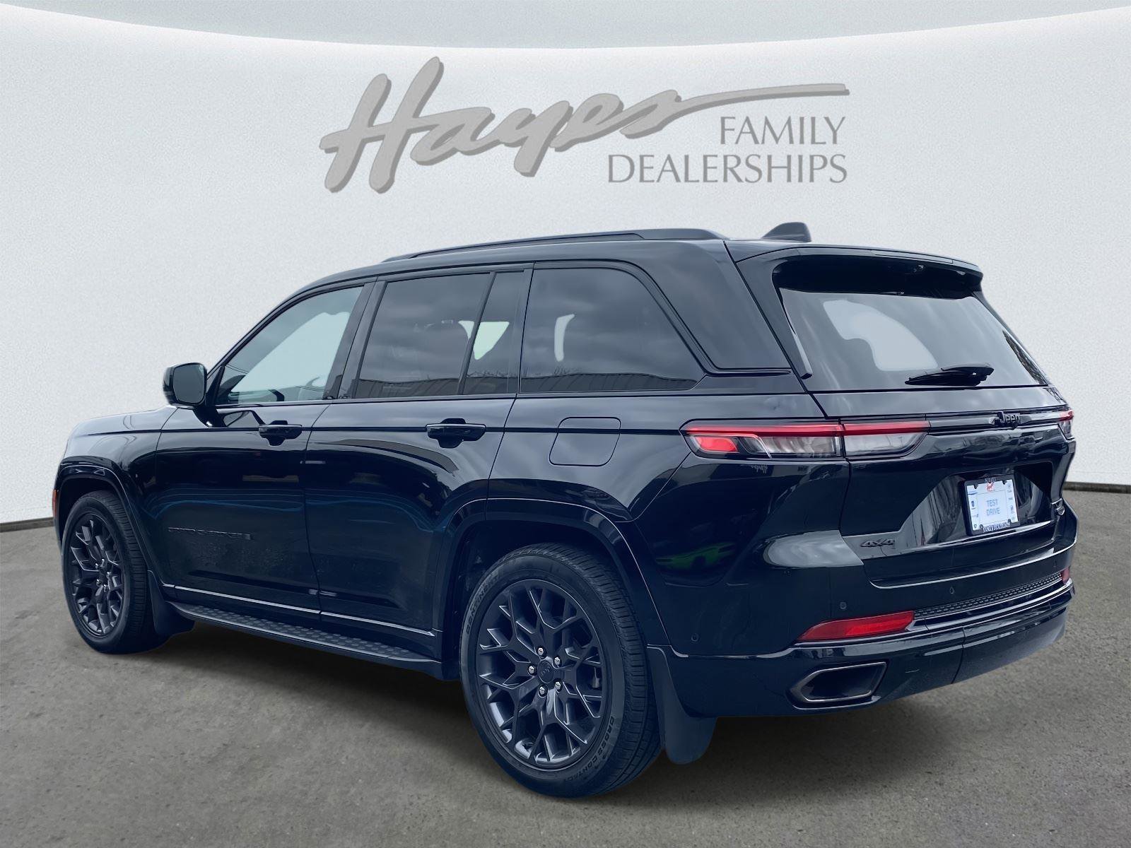 Certified 2025 Jeep Grand Cherokee Summit image 8