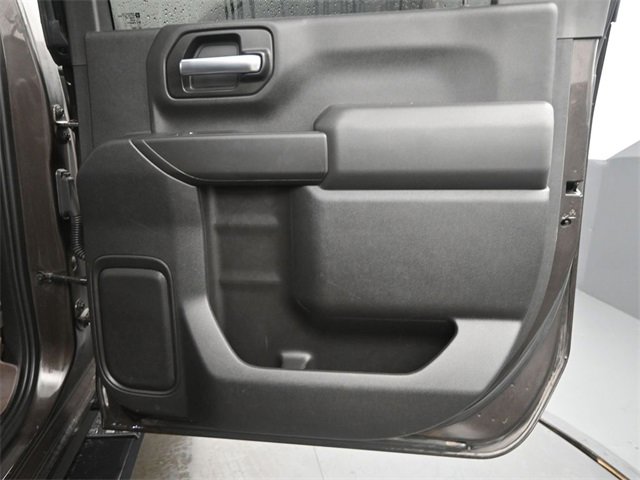 Used 2020 Chevrolet Silverado 2500 Custom w/ Custom Value Package image 16