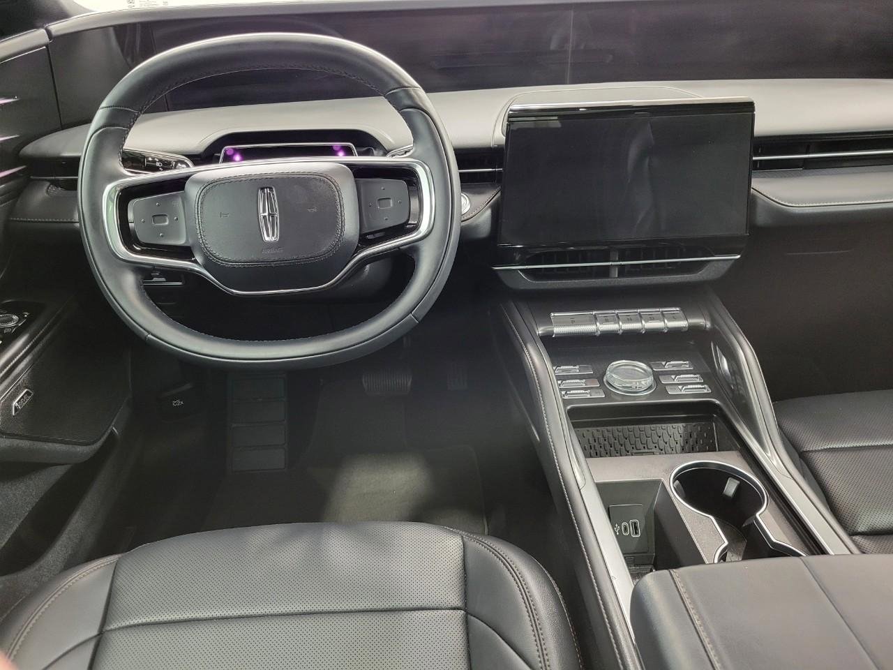 Used 2025 Lincoln Nautilus Premier w/ Equipment Group 102A AWD/4WD image 6