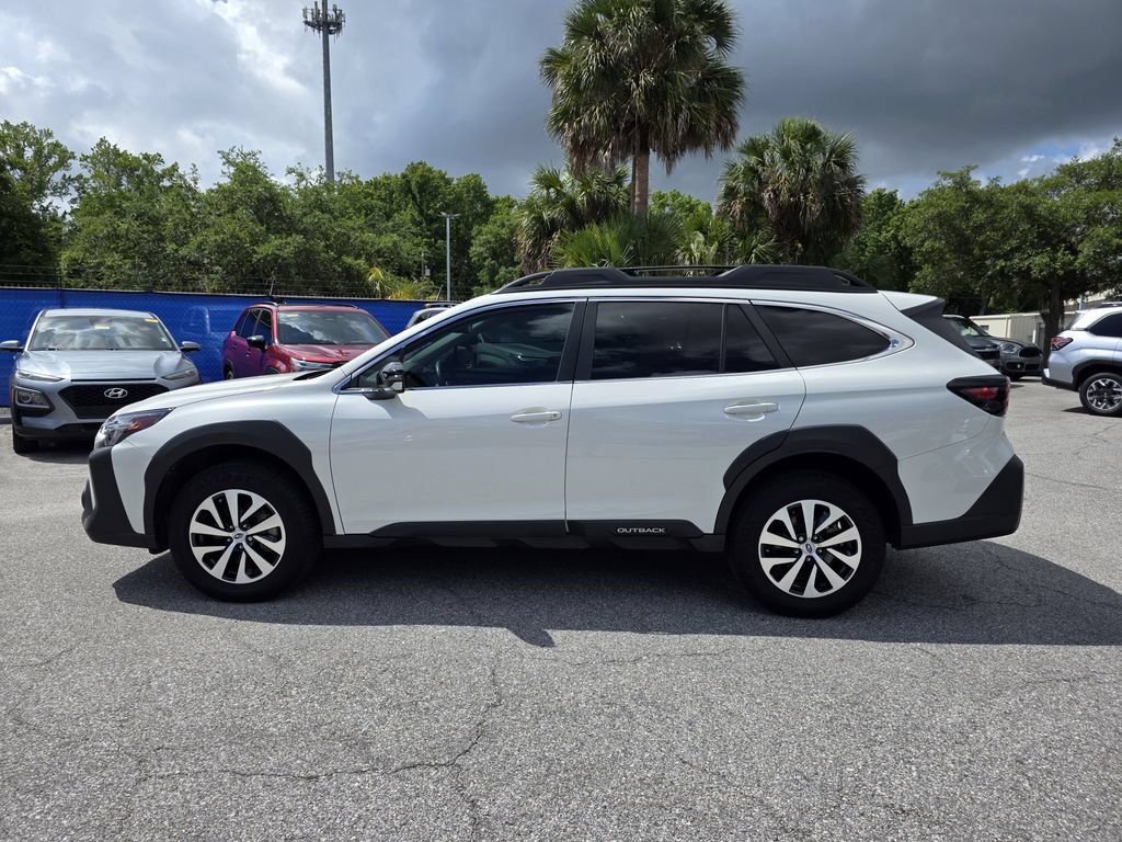 Used 2025 Subaru Outback Premium AWD/4WD image 5