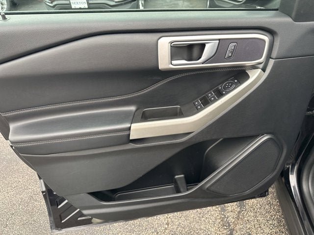 Used 2022 Ford Explorer XLT AWD/4WD image 13