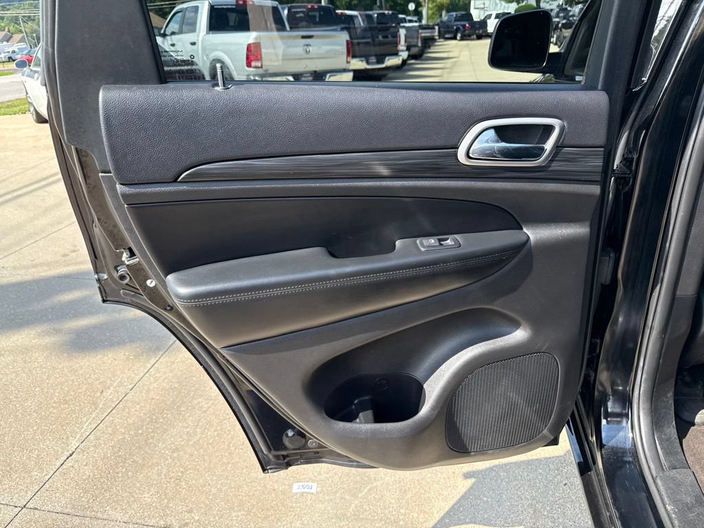 Used 2019 Jeep Grand Cherokee Altitude AWD/4WD image 45