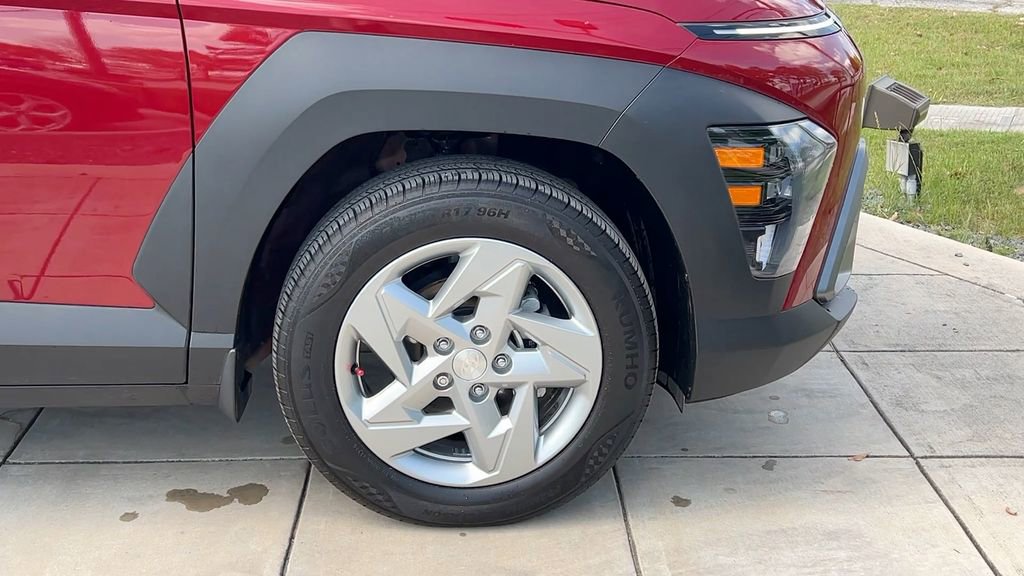 Certified 2025 Hyundai Kona SE image 12