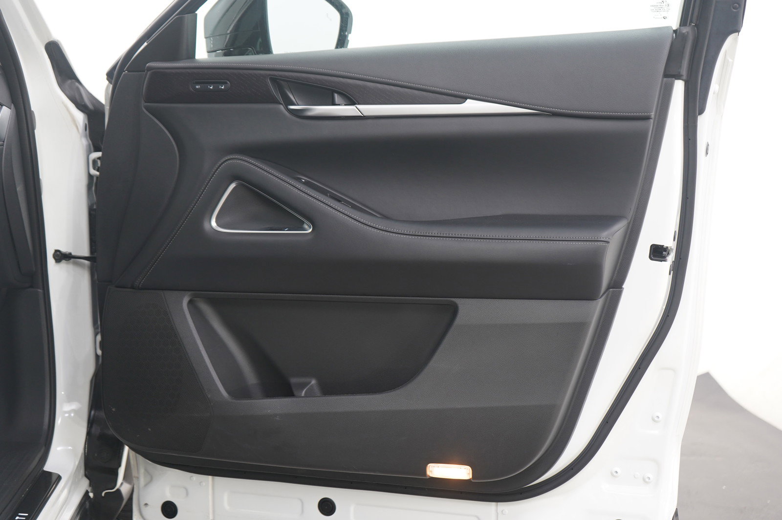 Used 2024 INFINITI QX60 Sensory image 13