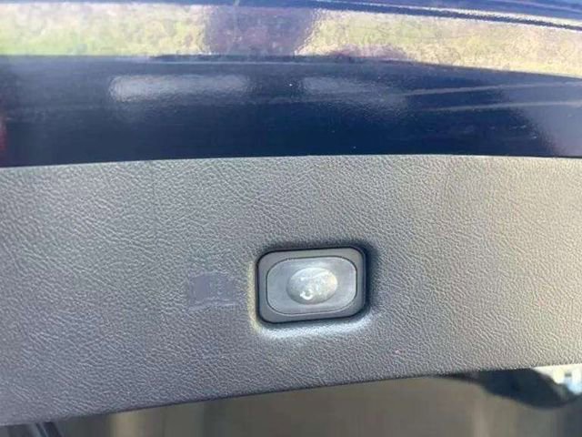 Used 2016 Lincoln MKX Select w/ Select Plus Package AWD/4WD image 7