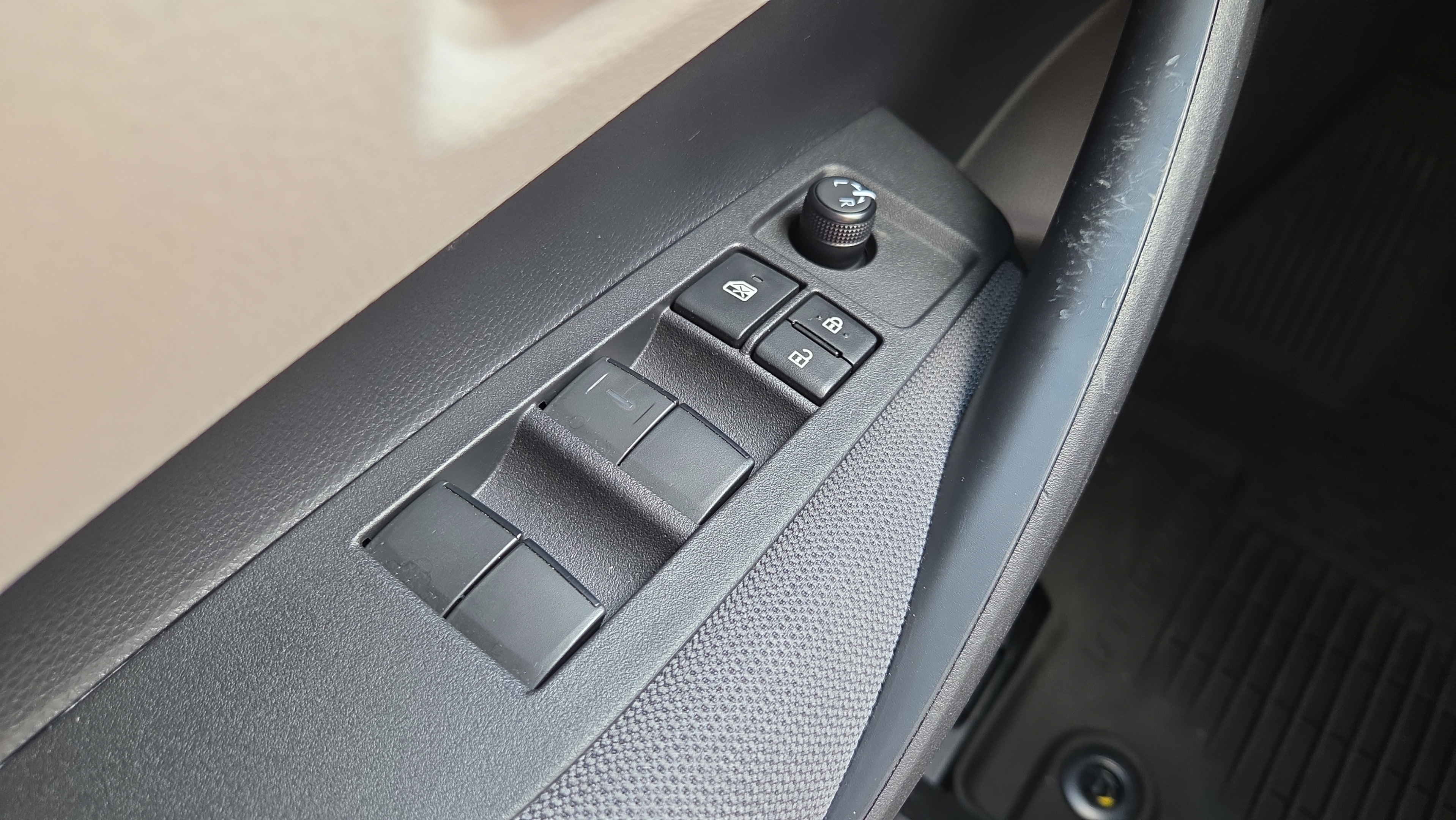 Certified 2024 Toyota Corolla LE FWD image 17