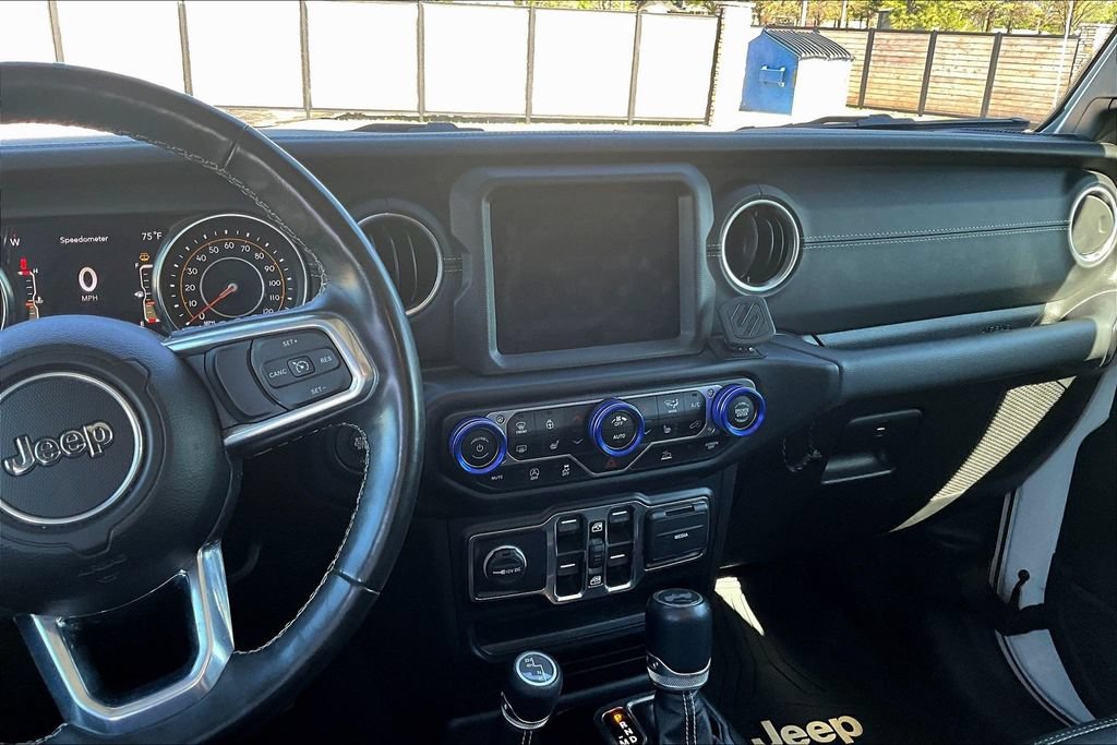 Used 2021 Jeep Wrangler Unlimited Sahara w/ Uconnect 4C Nav & Sound Group AWD/4WD image 4