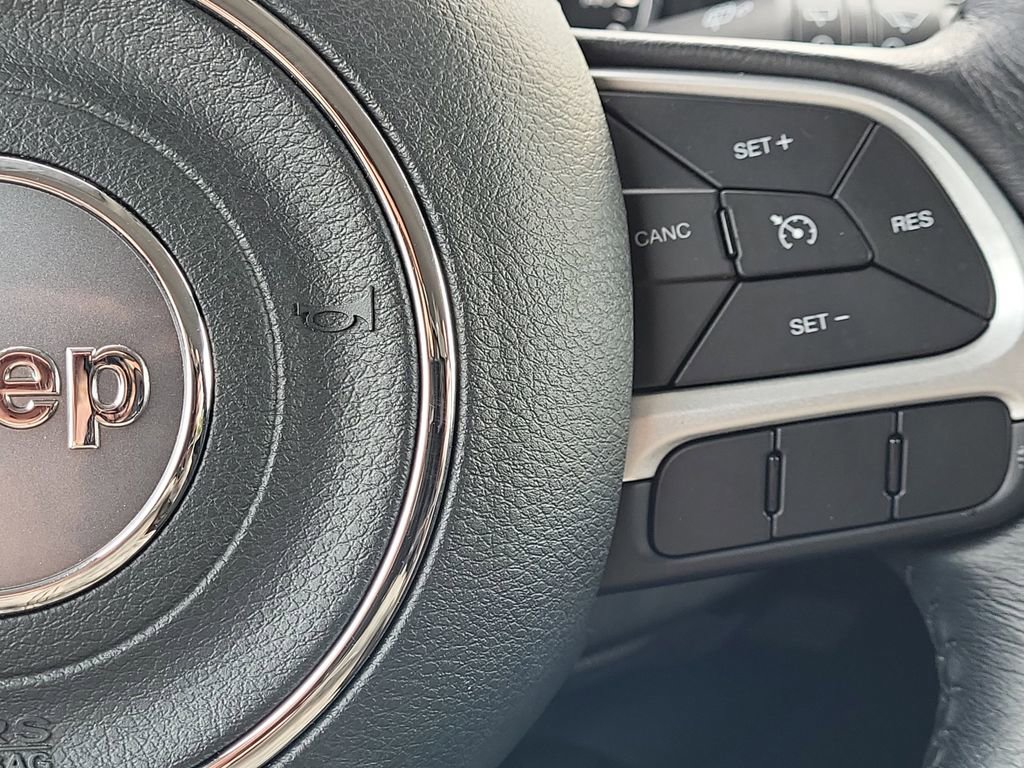 Used 2020 Jeep Renegade Latitude w/ Cold Weather Group image 24