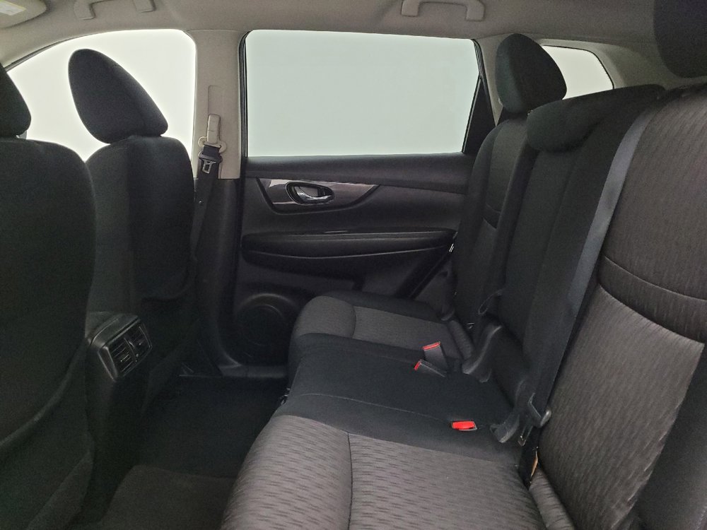 Used 2020 Nissan Rogue SV image 18