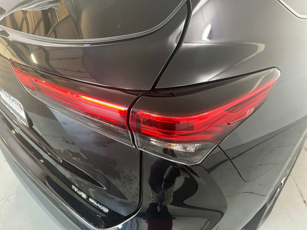 Used 2023 Toyota Highlander XSE image 48