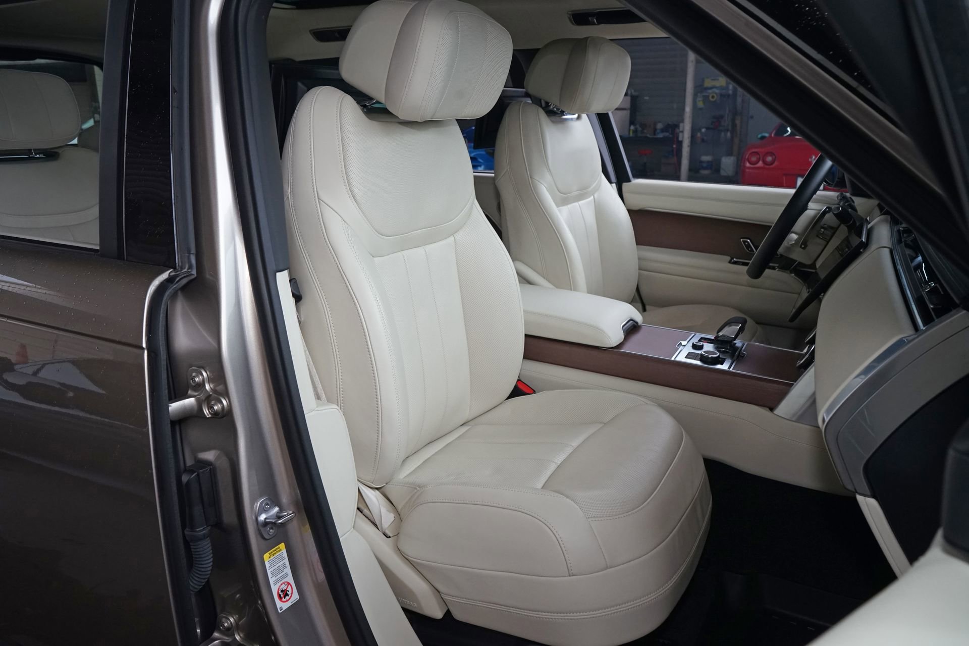Used 2023 Land Rover Range Rover Autobiography AWD/4WD image 10
