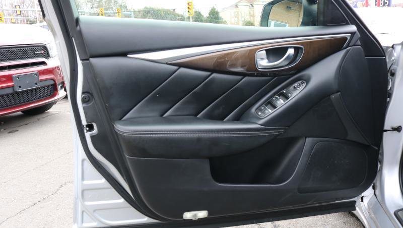 Used 2018 INFINITI Q50 Luxe w/ Essential Package (3.0T Luxe) image 7