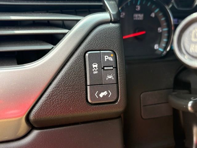 Used 2018 Chevrolet Suburban LT RWD image 26