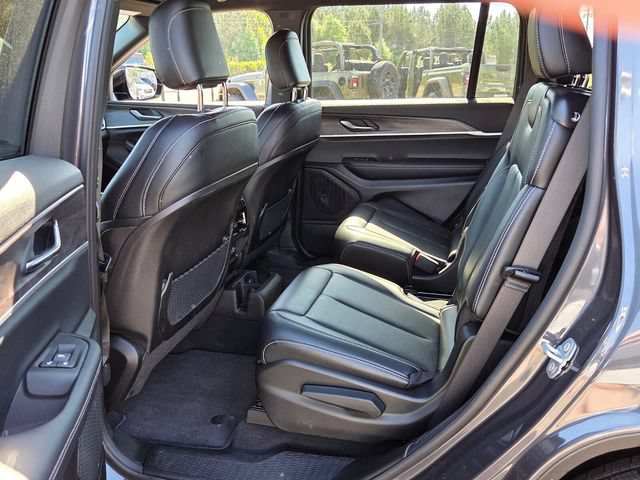 Used 2025 Jeep Grand Cherokee L Limited RWD image 6