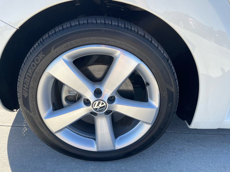 Used 2008 Volkswagen Beetle S image 17