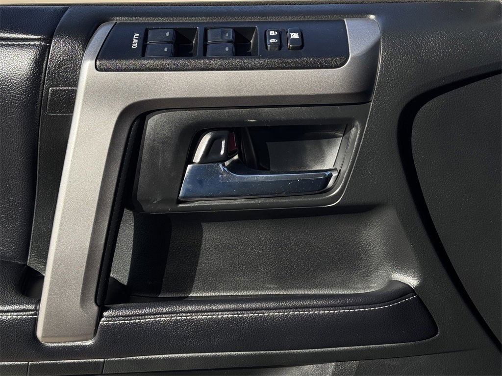 Used 2018 Toyota 4Runner SR5 Premium image 21