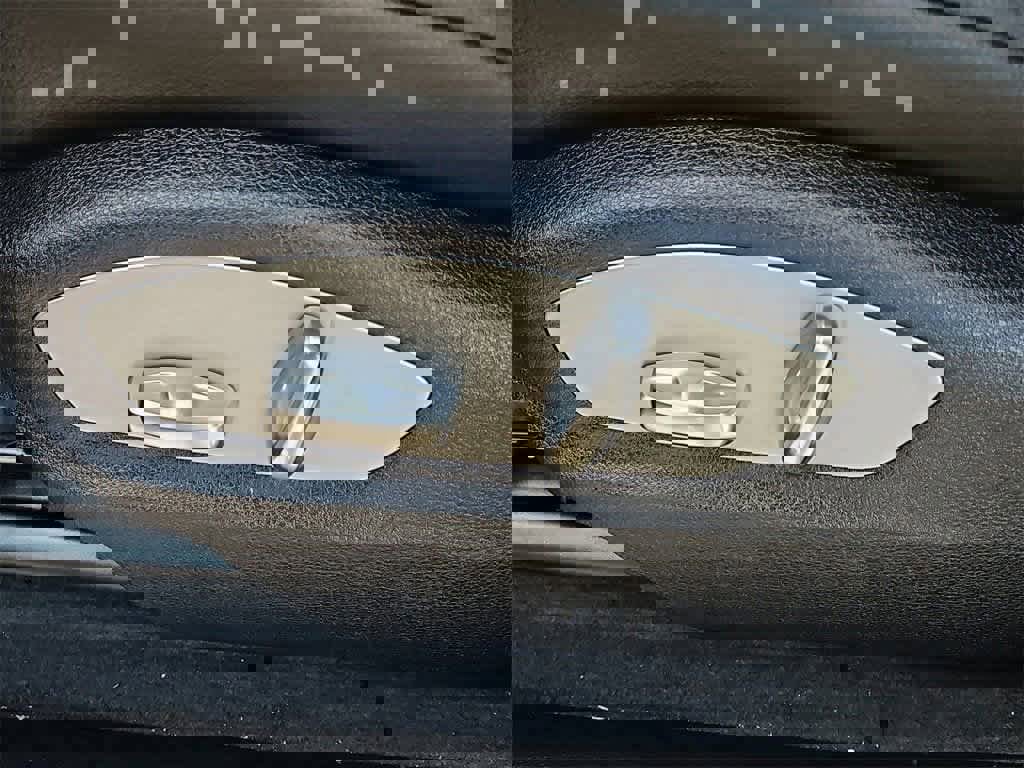 Certified 2025 Porsche Macan image 28