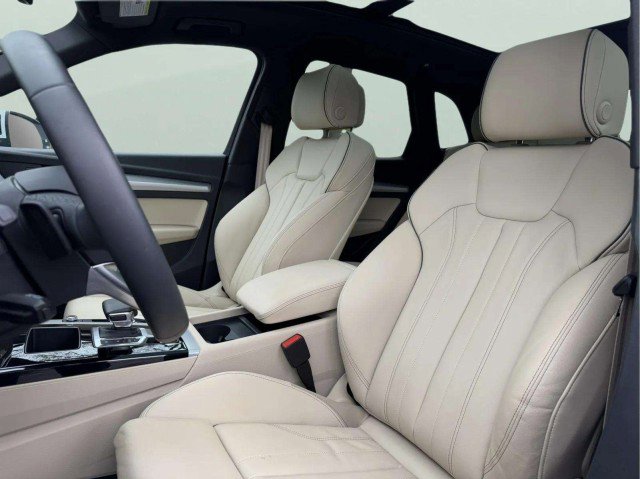 Certified 2025 Audi Q5 2.0T Premium w/ Convenience Plus Package AWD/4WD image 21