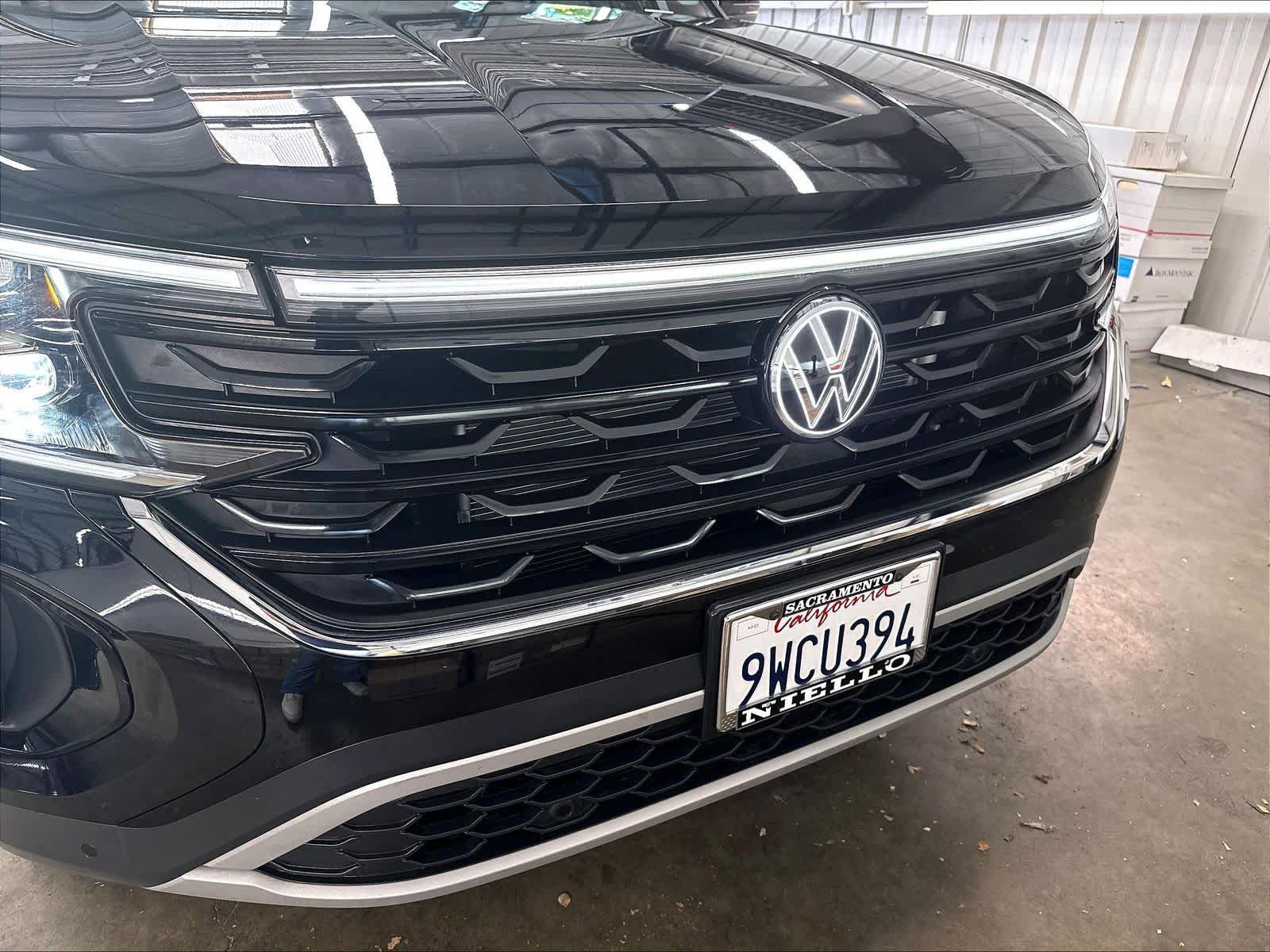 Certified 2026 Volkswagen Atlas Cross Sport SE w/ Panoramic Sunroof Package AWD/4WD image 36