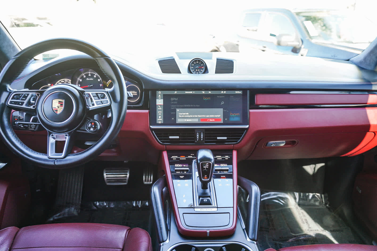 Used 2020 Porsche Cayenne Turbo image 12