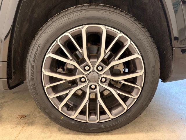 Used 2021 Jeep Grand Cherokee L Summit AWD/4WD image 8
