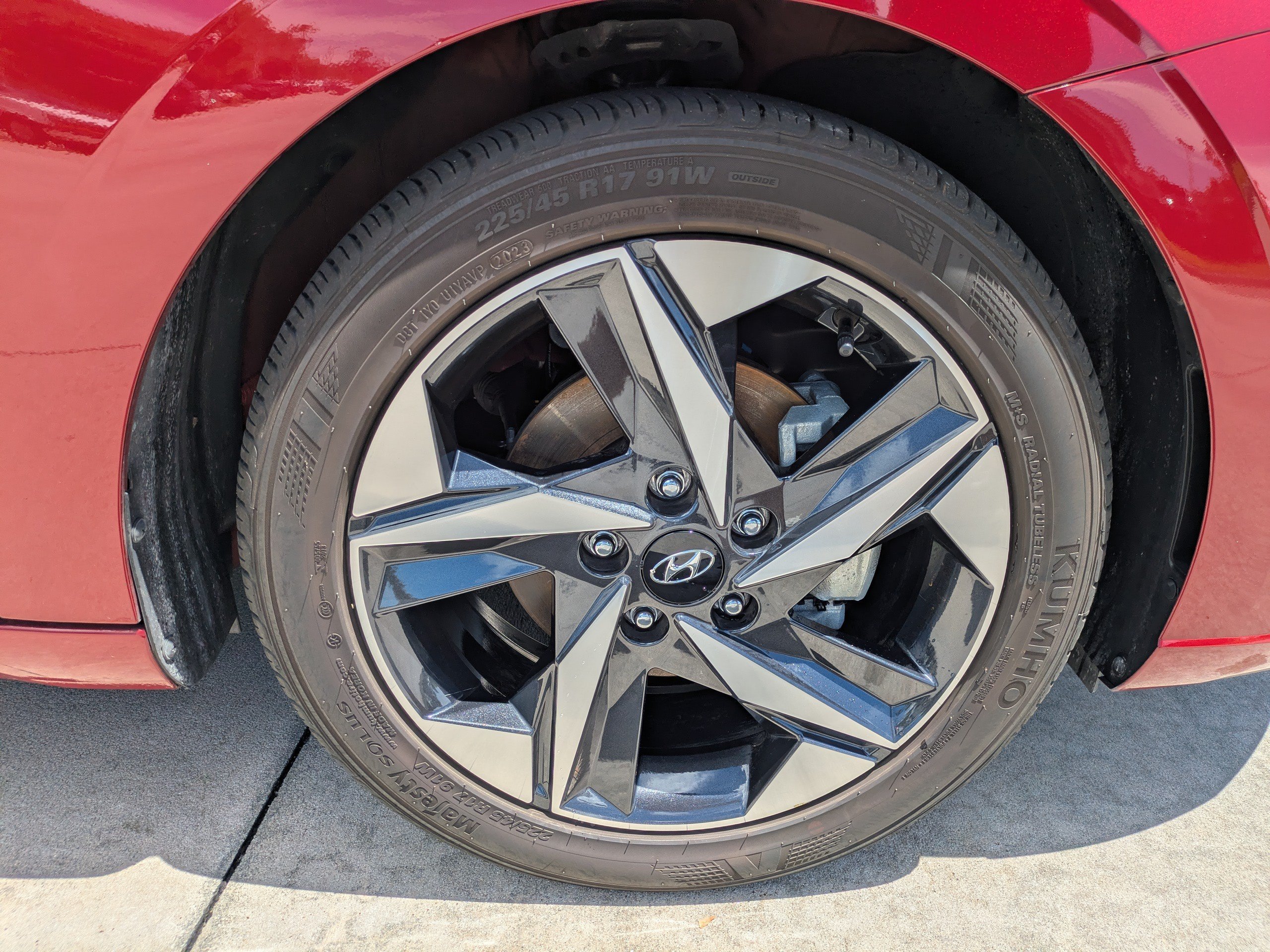 Certified 2023 Hyundai Elantra Limited w/ Cargo Package FWD image 9