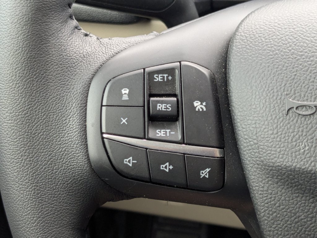 Used 2020 Ford Escape SE Sport FWD image 32