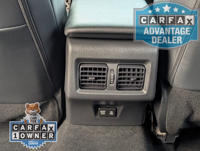 Used 2025 Toyota Camry SE w/ Convenience Package image 18